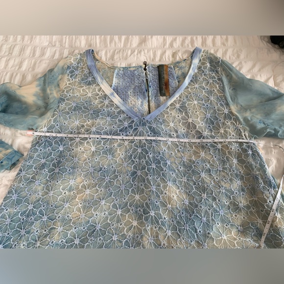 NWT Aratta Powder Blue Lace V-Neck Floral Overlay Silk Blouse - Picture 14 of 16